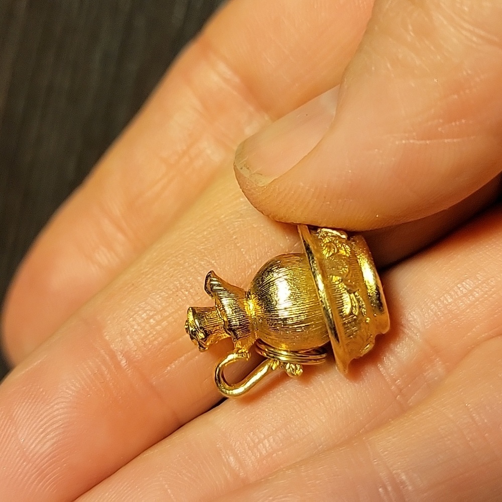 Vintage Avon Charm 14k - Picture 3 of 9